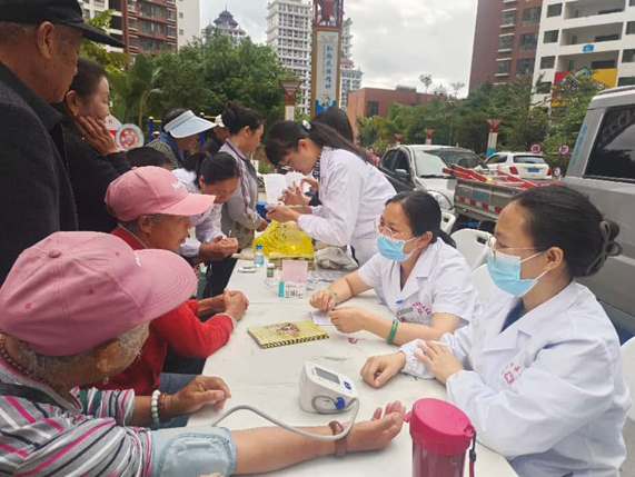 仲夏端午送健康，中醫惠民暖人心
